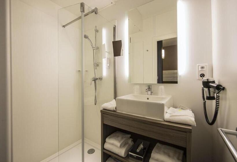سوییت سوپریور, Suite Home Porticcio
