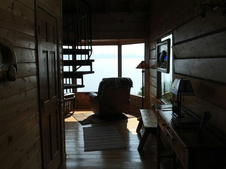 کابین, Alaska Adventure Cabins