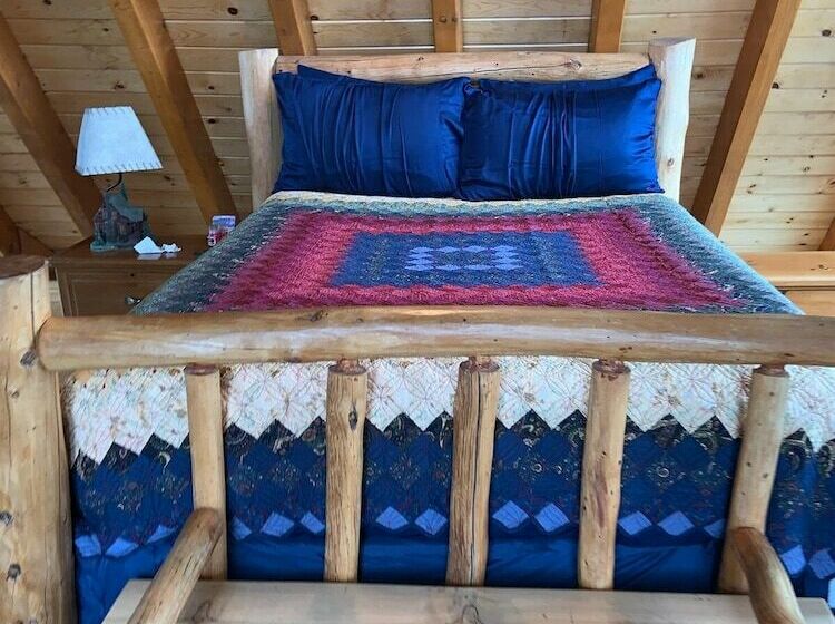 کابین, Alaska Adventure Cabins