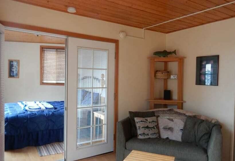 کابین, Alaska Adventure Cabins