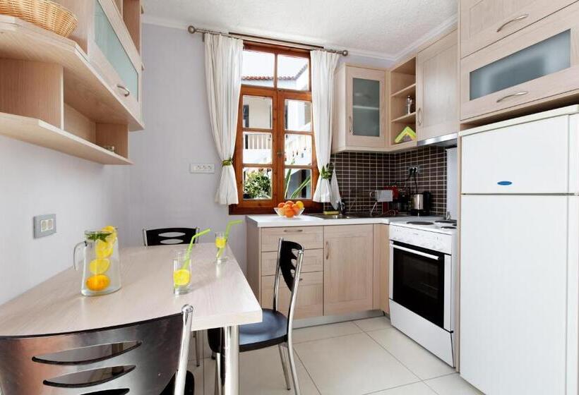 2 Bedroom Apartment Side Sea View, Giorgi S Blue Apartments