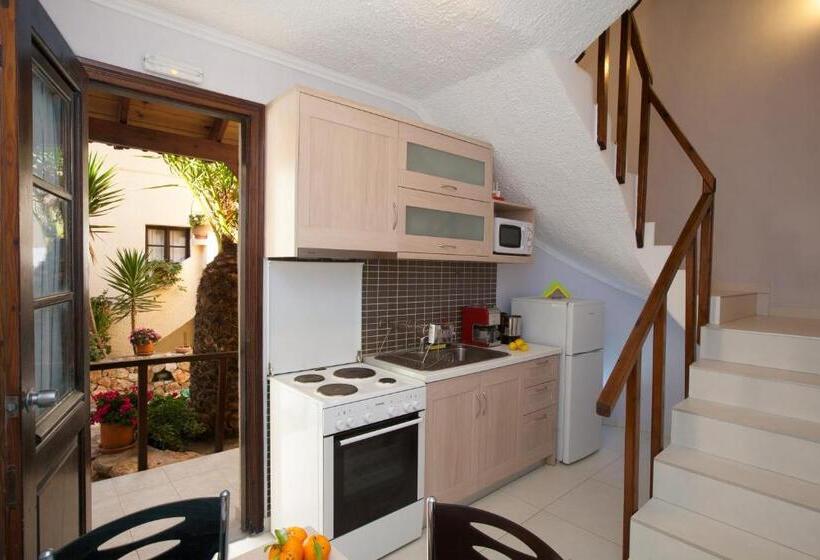 2 Bedroom Apartment Side Sea View, Giorgi S Blue Apartments