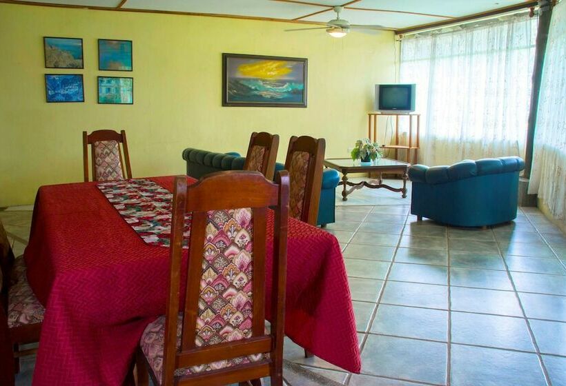 ویلای 2 خوابه, Valley View Lodge   Finca Huetares