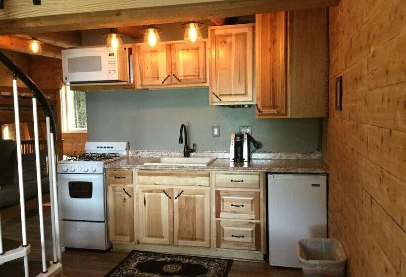 کابین, Renfro S Lakeside Retreat   Cabin S And R.v. Park