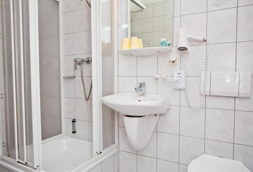 Номер Стандарт, Frühstückshotel Landgasthof Kramer