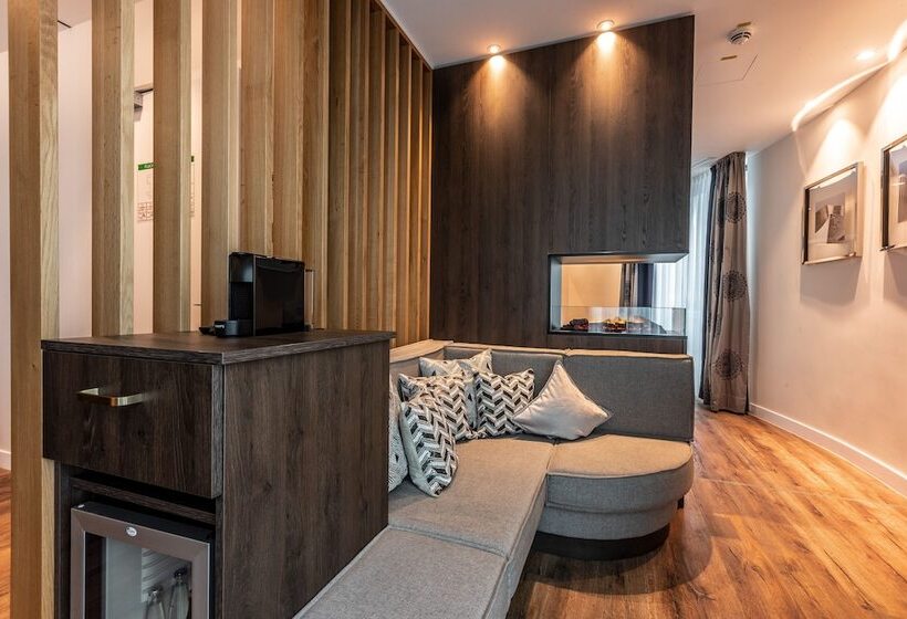 Полулюкс, Block Hotel & Living
