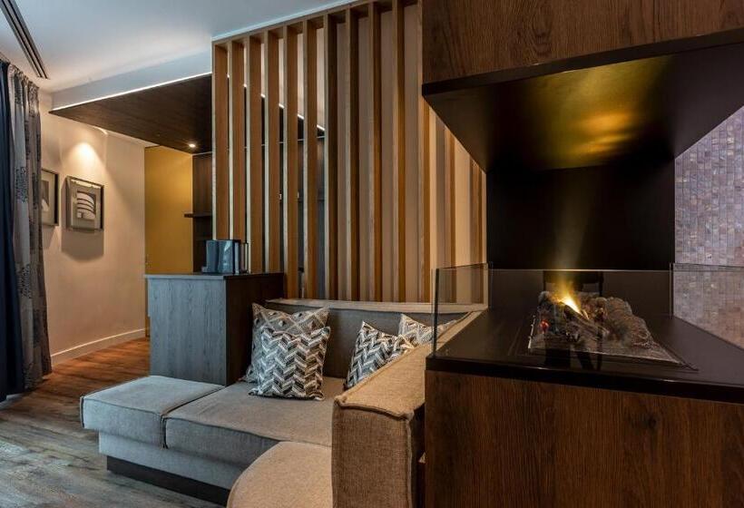 Полулюкс, Block Hotel & Living