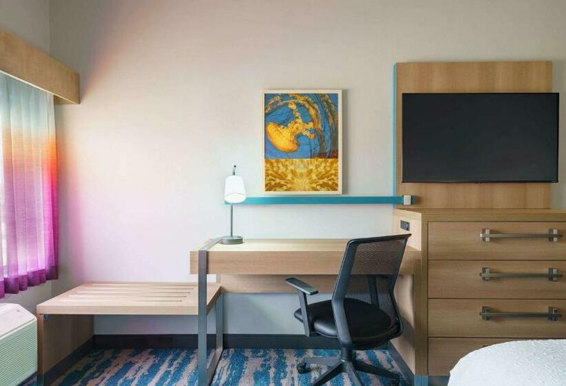 Номер Deluxe Кровать Кинг, La Quinta Inn & Suites By Wyndham San Antonio Seaworld Lafb