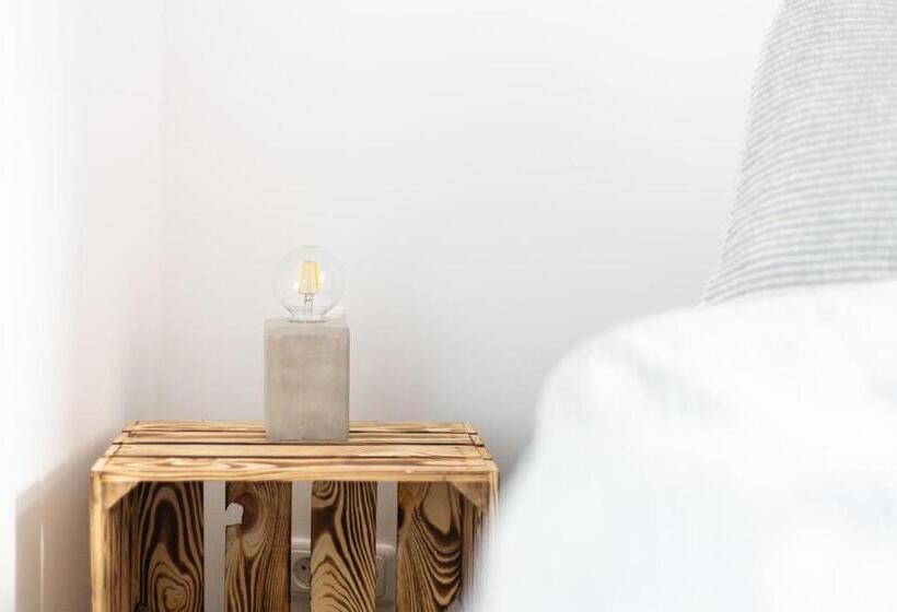 Студия Стандарт, Ko Living Space Am Neuen Theater   Altstadt   Street Art Design Apartments