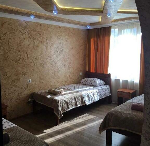 اتاق راحتی سه تخته, Guest House Diana