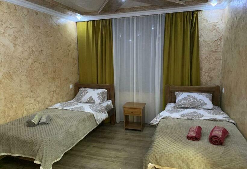 اتاق راحتی سه تخته, Guest House Diana