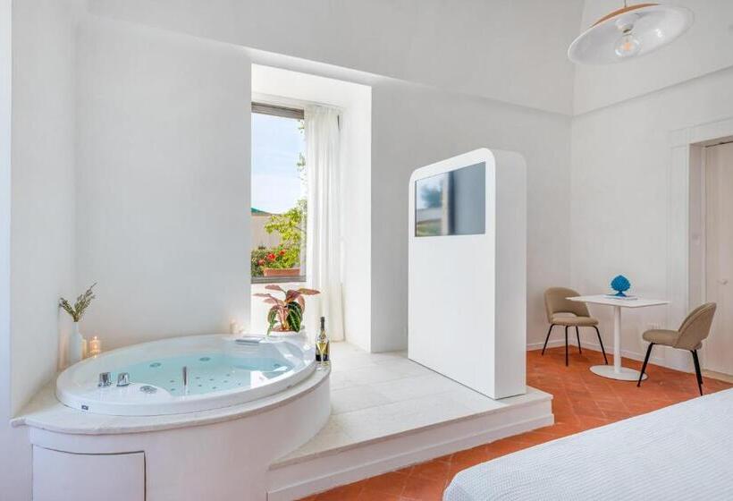 اتاق لوکس با تخت بزرگ, Mastropà Exclusive Resort