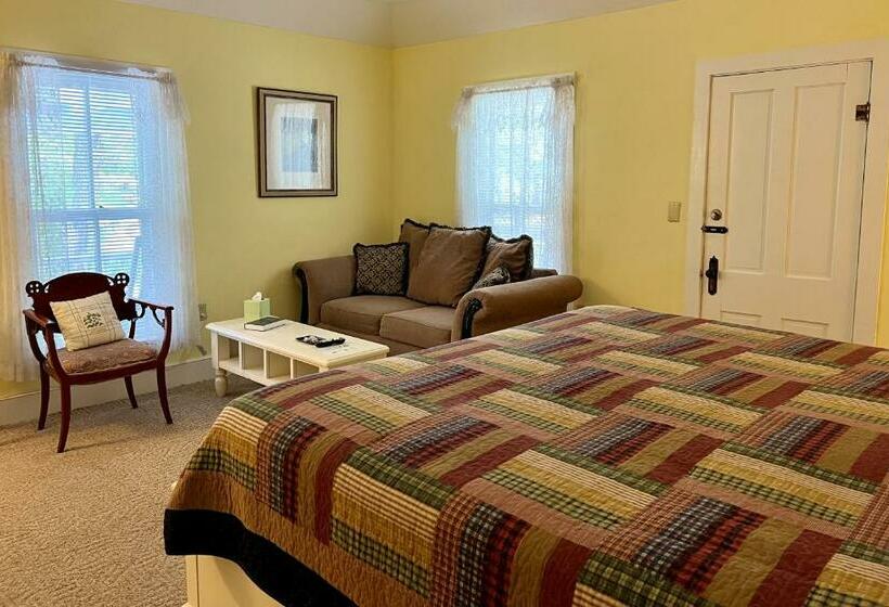 스탠다드 룸 킹사이즈 침대, Ozark Country Inn