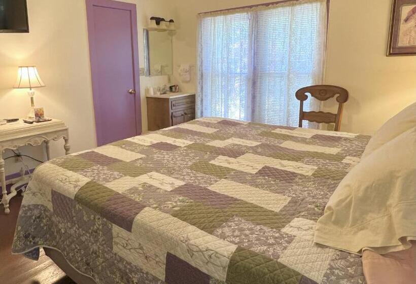 스탠다드 룸 킹사이즈 침대, Ozark Country Inn