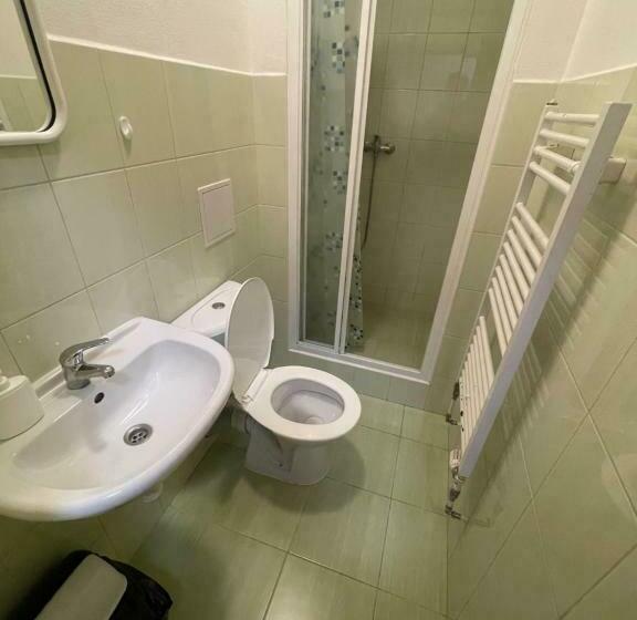 اتاق استاندارد چهار تخته, Penzion štvanice