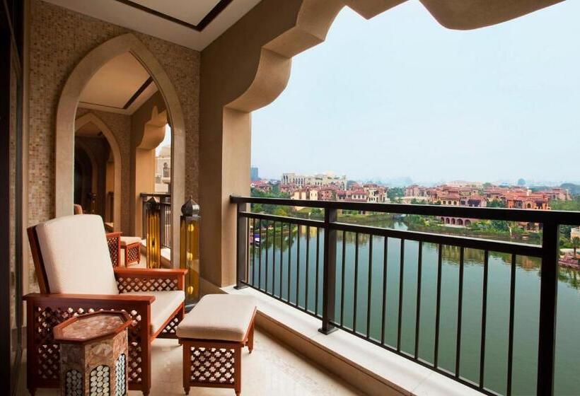 Номер Deluxe Вид на Сад, Sheraton Qingyuan Lion Lake Resort