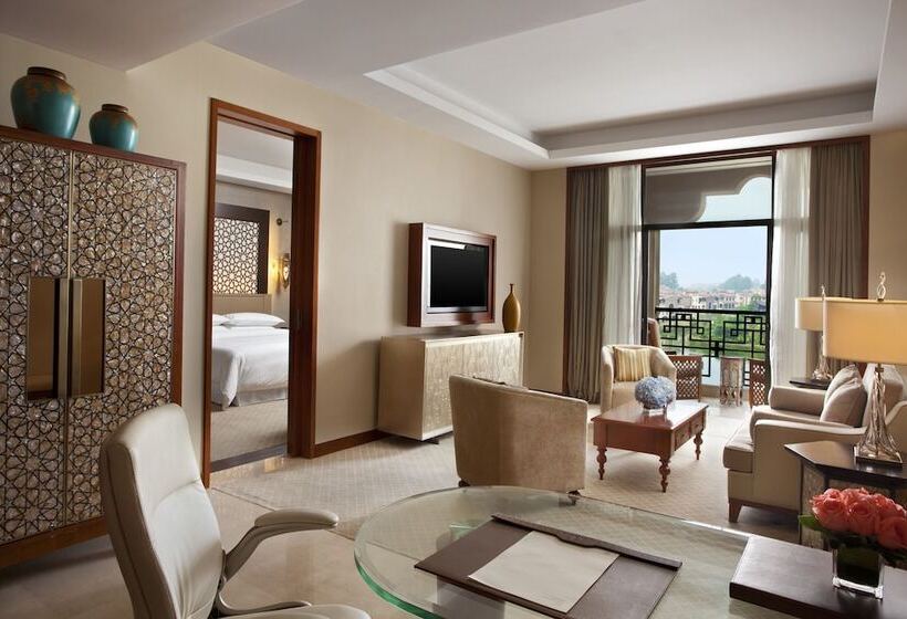 Президентский Люкс, Sheraton Qingyuan Lion Lake Resort