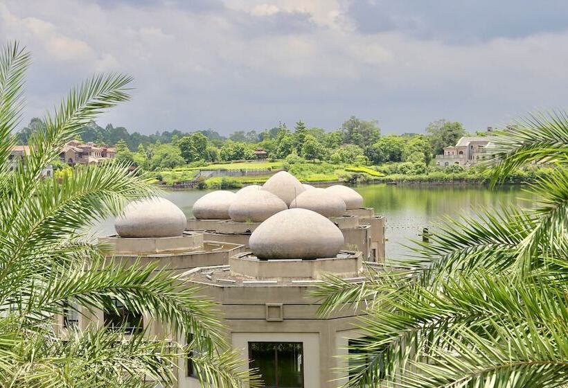 Номер Премиум Вид на Сад, Sheraton Qingyuan Lion Lake Resort