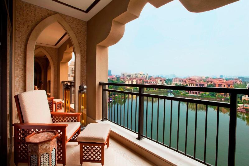 Номер Премиум, Sheraton Qingyuan Lion Lake Resort