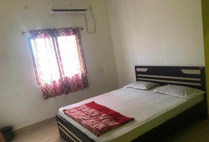 Номер Стандарт, Pop 91414 The Hunger Bite Resort