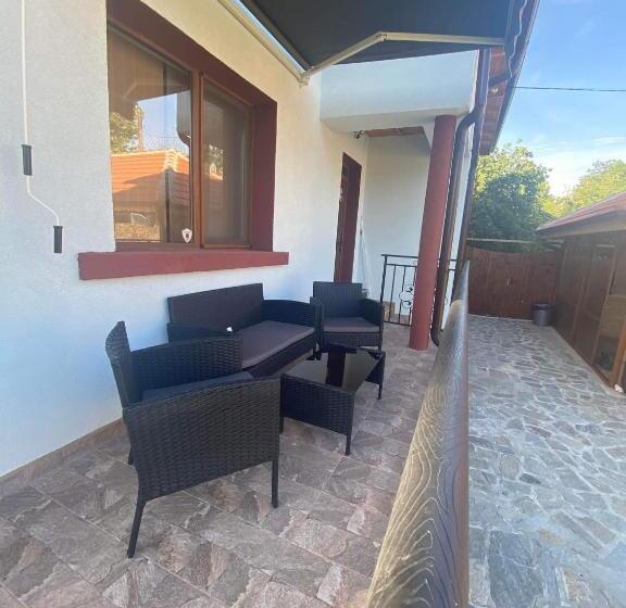 Vila 1 Quarto Vista jardim, крушунски кът тея