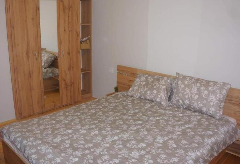 Vila 1 Quarto Vista jardim, крушунски кът тея