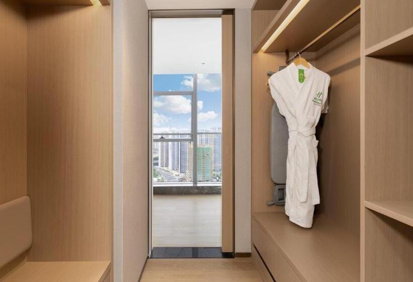 سوئیت با تخت بزرگ, Holiday Inn Changsha Malanshan, An Ihg