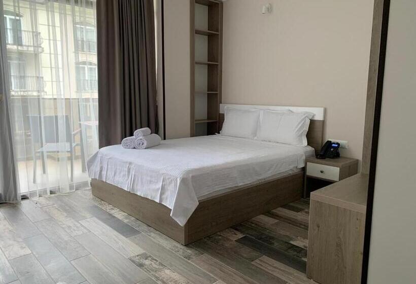 اتاق لوکس با بالکن و چشم‌انداز دریا, Green Rock Hotel Boutique