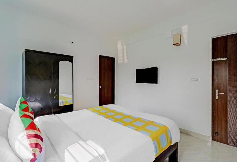 Quarto Triplo Clássico, Oyo 91325 Nr Royal