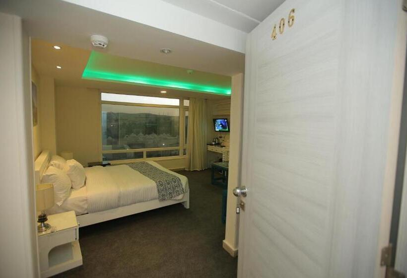 Standard Room King Size Bed, Turquoise Pyramids & Grand Egyptian Museum View