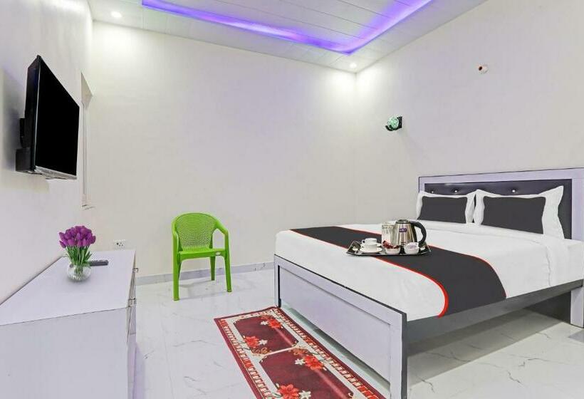 デラックスルーム, Collection O Hotel Kalawati Palace