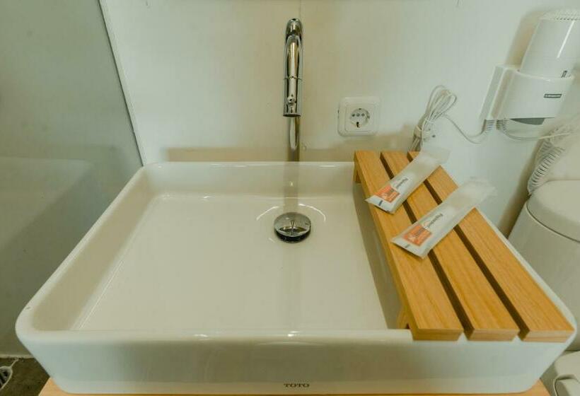 Номер Deluxe, Bobocabin Coban Rondo, Malang