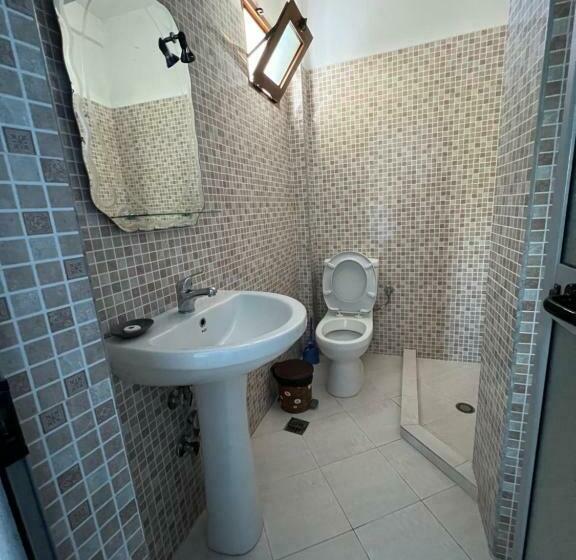 اتاق استاندارد چهار تخته, Artist House