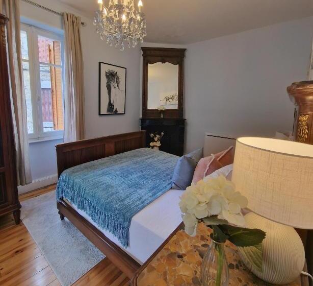 Номер Стандарт, L Ancien Poste