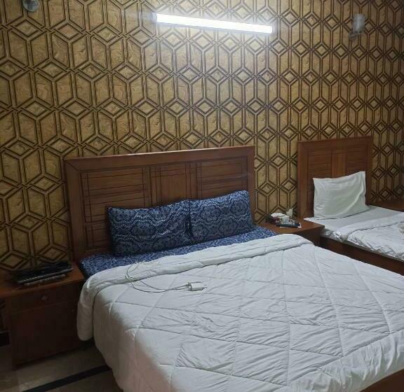 اتاق اکونومی, Tabi Inn