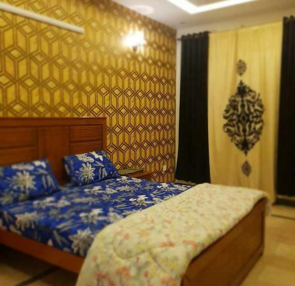 اتاق اکونومی, Tabi Inn