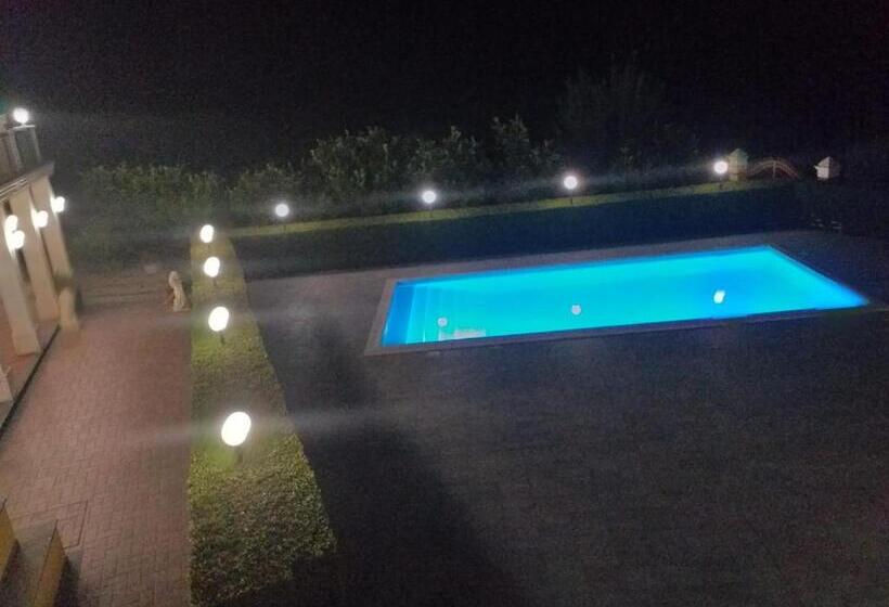 标准三人间, Zahra Agriturismo