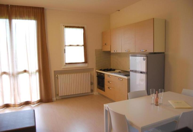 استودیوی استاندارد, Residenze Al Colle Dei Pini