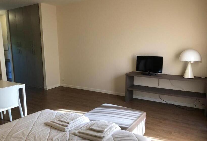 استودیوی استاندارد, Residenze Al Colle Dei Pini