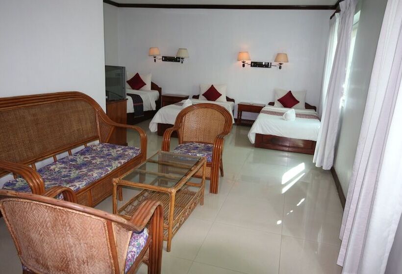 اتاق لوکس, Mom's Guesthouse