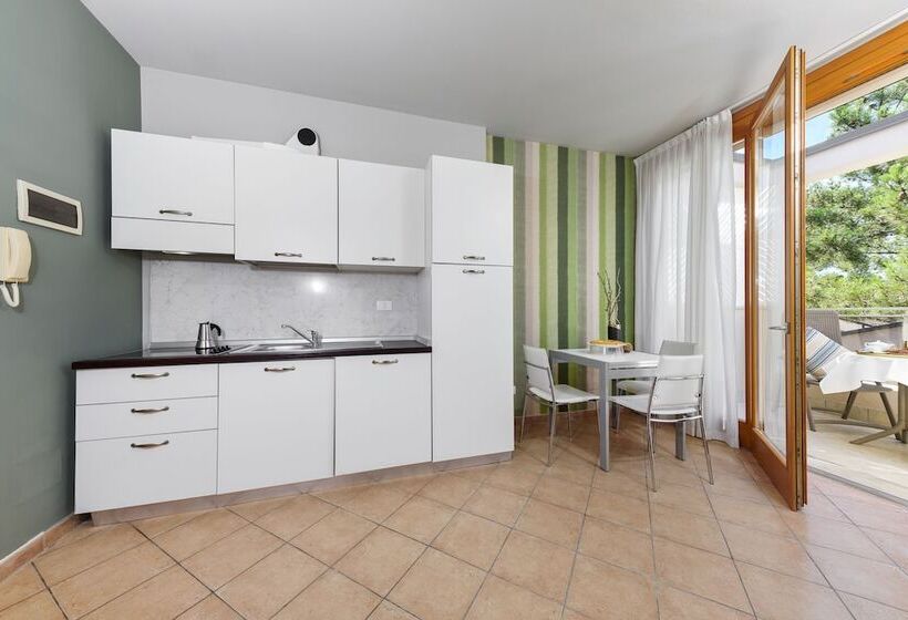 Полулюкс, Residence Poggio Dei Pini