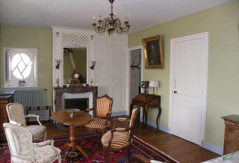 Полулюкс Повышенной Комфортности, Château De Colliers