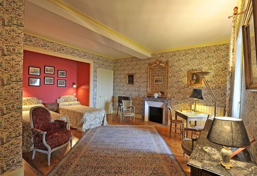 Люкс, Château De Vollore