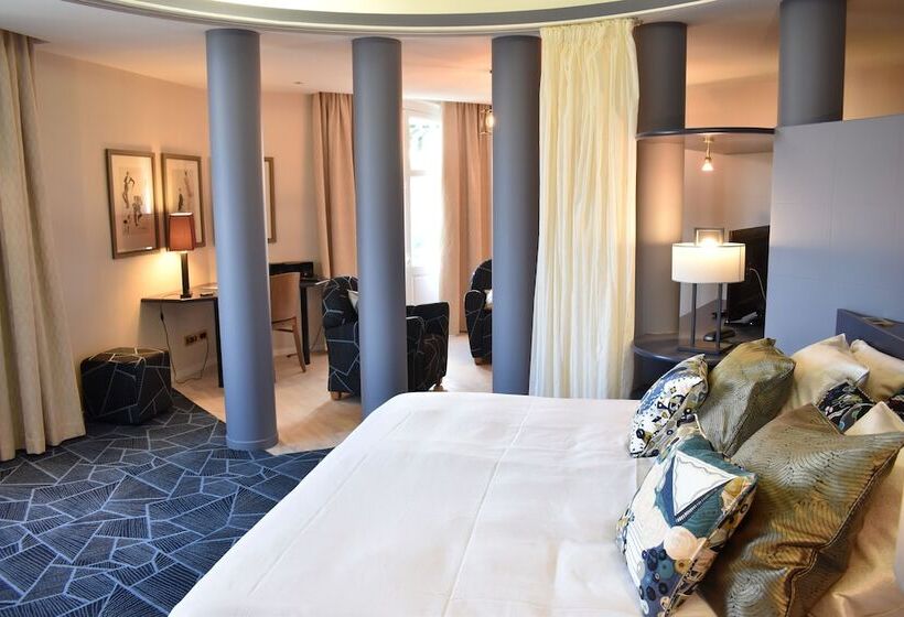Люкс, Les  Loges Du Parc
