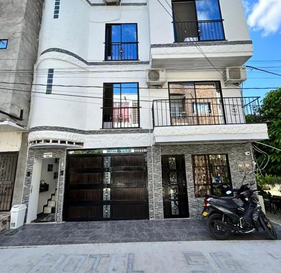 اتاق استاندارد چهار تخته, Sg