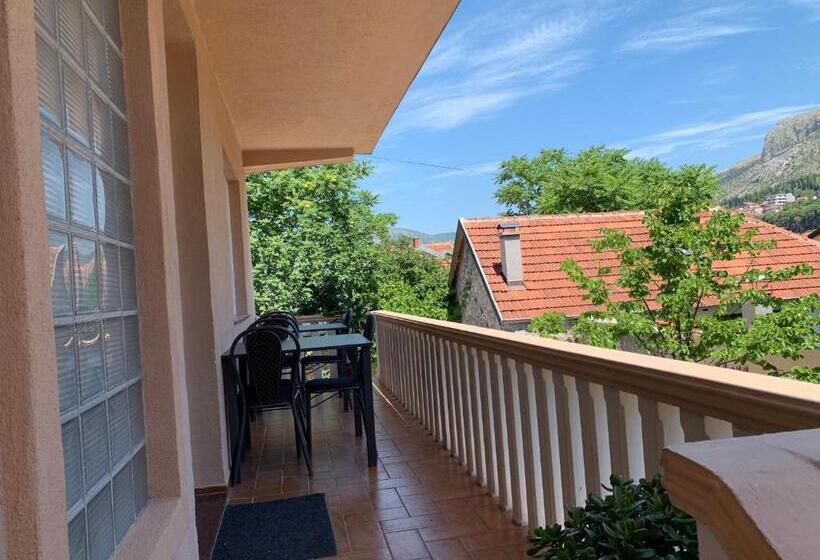 استودیوی سوپریور, Villa Anja
