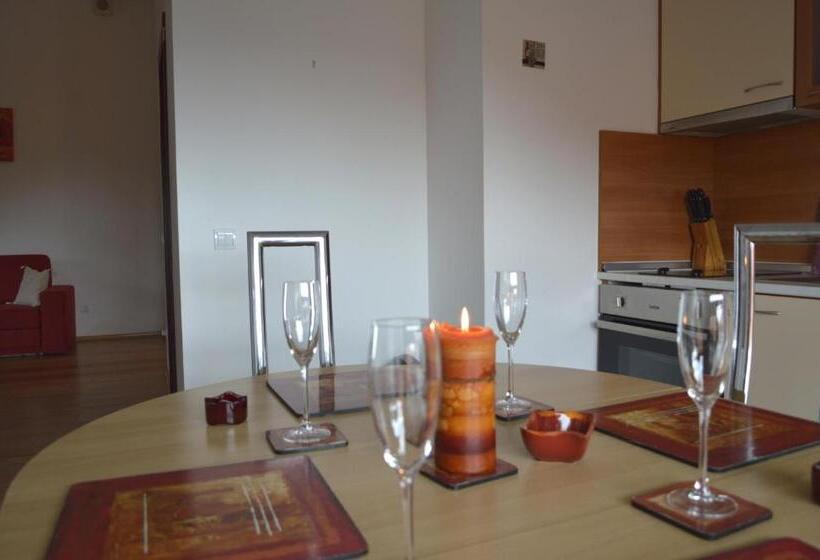 Апартаменты 1 Спальня, Persey Flora Apartments