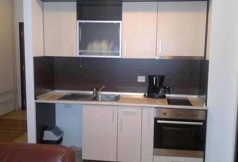 Апартаменты 1 Спальня, Persey Flora Apartments