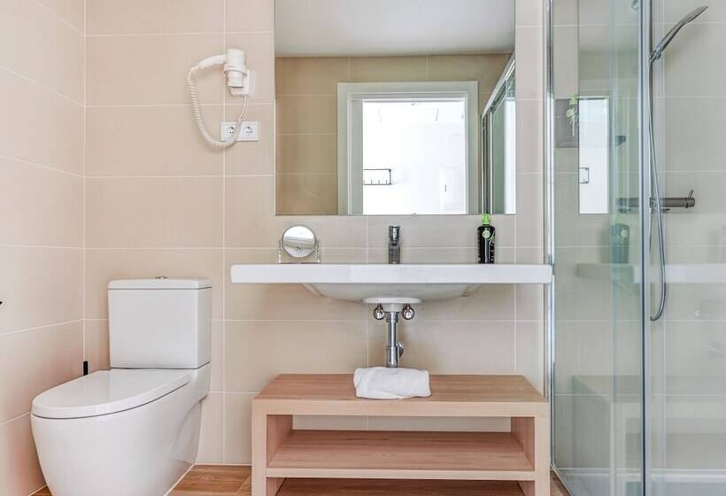اتاق استاندارد, Limehome Barcelona Carrer De Besalú 82