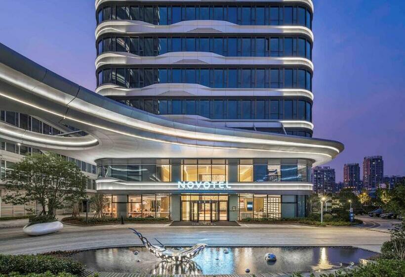 스탠다드 룸 킹사이즈 침대, Novotel Shanghai Caohejing